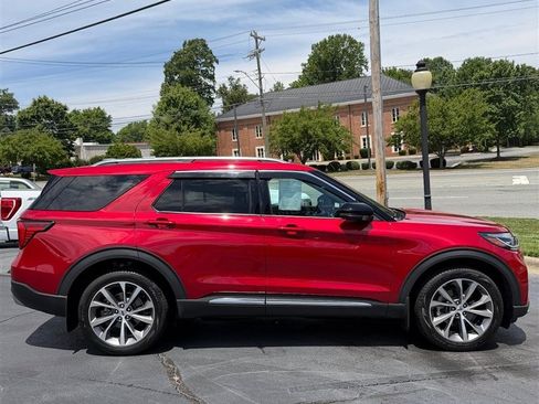 Used 2025 Ford Explorer Platinum w/ Ultimate Package AWD/4WD image 4