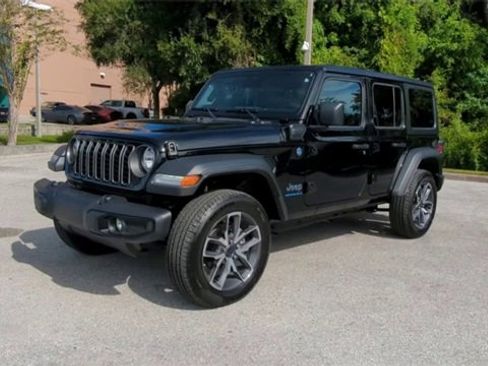 Used 2025 Jeep Wrangler Sport S w/ Convenience Group image 11