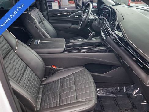 Used 2023 Cadillac Escalade V image 17