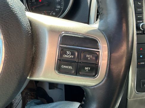 Used 2012 Jeep Grand Cherokee Laredo AWD/4WD image 19