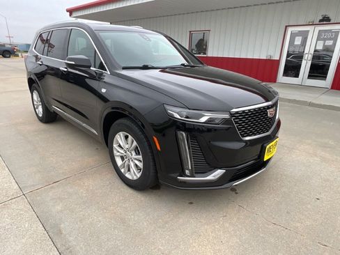 Used 2024 Cadillac XT6 Luxury w/ LPO, Floor Liner Package AWD/4WD image 2