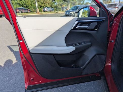 New 2025 Mitsubishi Outlander SE image 11