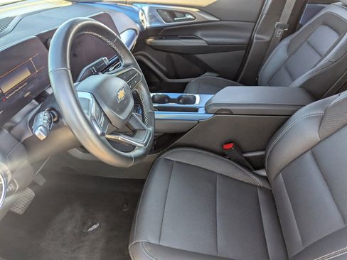 Used 2025 Chevrolet Equinox EV LT w/ Convenience Package image 27