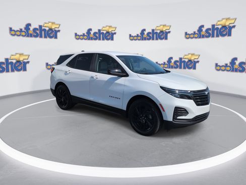 Certified 2024 Chevrolet Equinox LS w/ LS Convenience Package FWD image 3