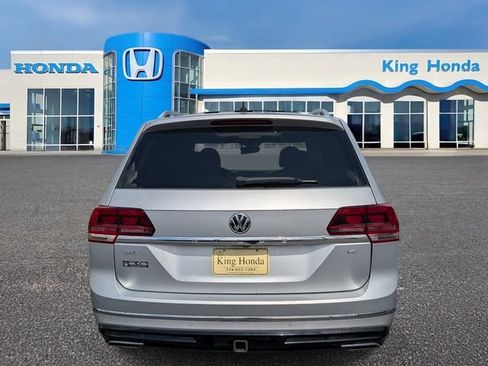 Used 2018 Volkswagen Atlas SEL w/ R-Line Package FWD image 9