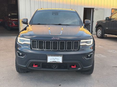 Used 2017 Jeep Grand Cherokee Trailhawk w/ Trailhawk Luxury Group image 2