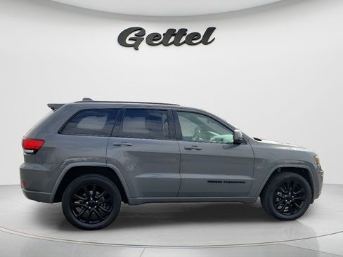 Used 2019 Jeep Grand Cherokee Altitude image 3