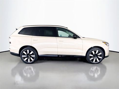 New 2025 Volvo EX90 Plus w/ Protection Package Premier image 8