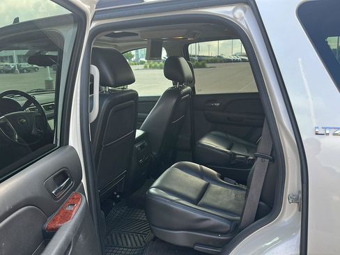 Used 2013 Chevrolet Tahoe LTZ AWD/4WD image 22