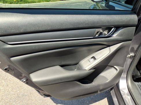 Used 2019 Honda Accord LX image 7