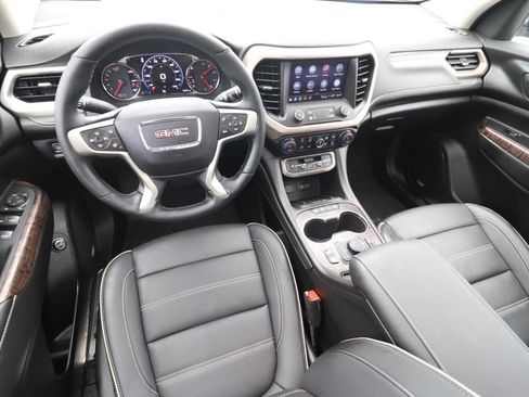 Used 2023 GMC Acadia Denali w/ Denali Ultimate Package FWD image 9