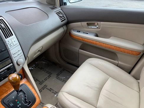 Used 2005 Lexus RX 330 FWD image 17