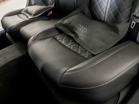 Used 2025 Audi S8 image 27