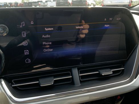Used 2025 Chevrolet Trax LT FWD image 34
