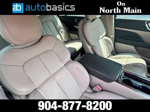 Used 2017 Lincoln Continental Select FWD image 12