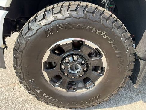 Used 2026 Ford F350 Lariat w/ Tremor Off-Road Package AWD/4WD image 26