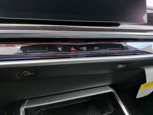 New 2026 BMW 740i w/ Premium Package RWD image 17