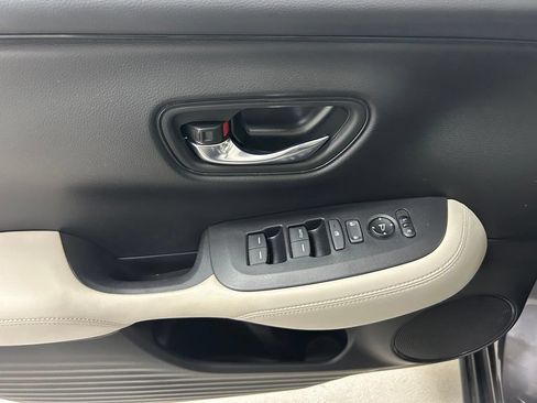 Used 2024 Honda HR-V LX image 17