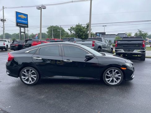Used 2019 Honda Civic Touring image 19