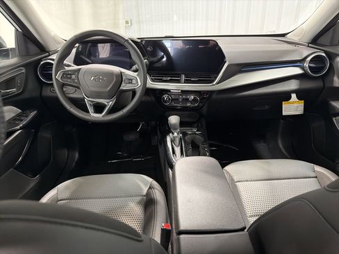 New 2026 Chevrolet Trax LT w/ Sunroof Package FWD image 3