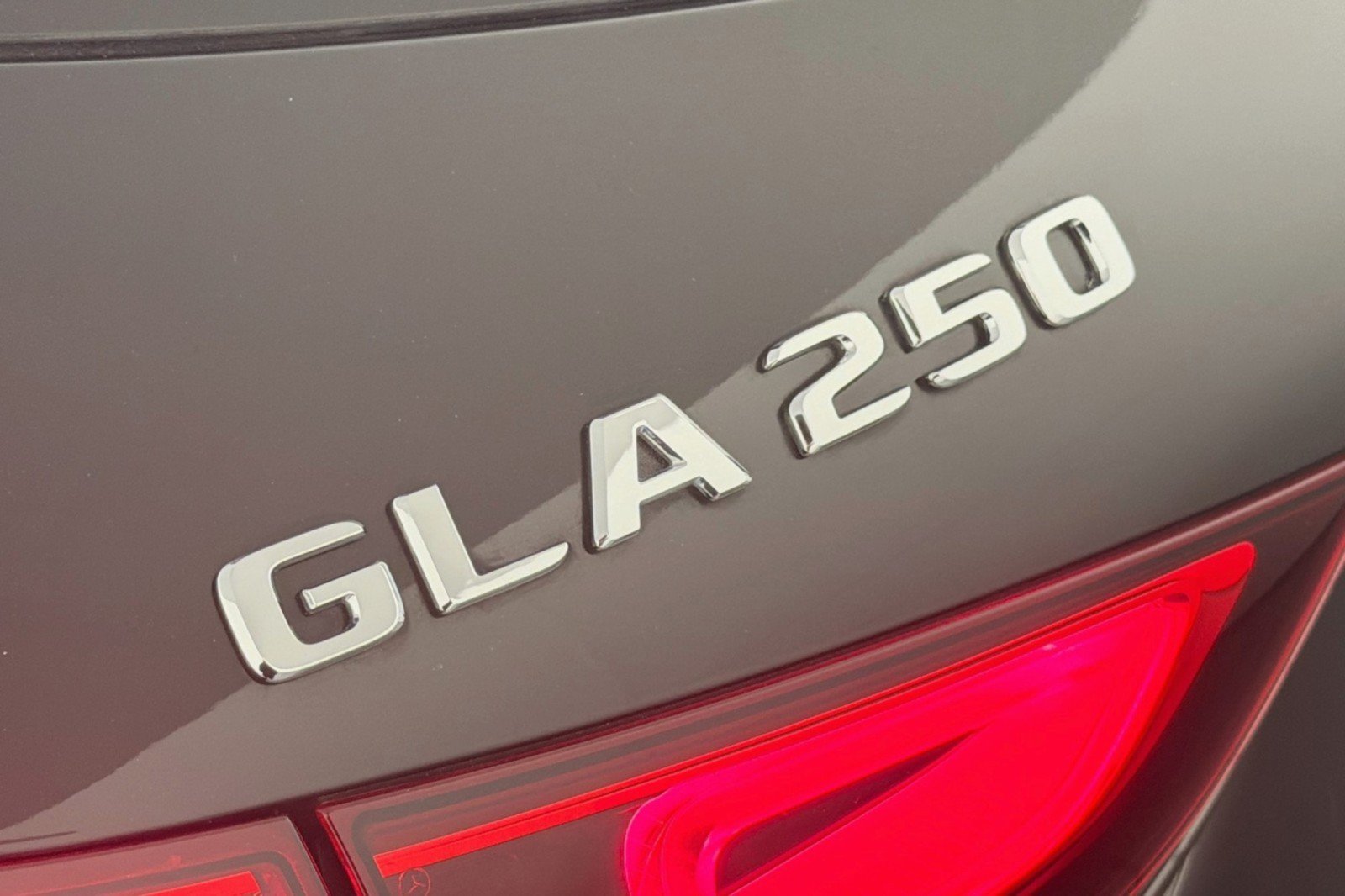 Certified 2021 Mercedes-Benz GLA 250 4MATIC w/ AMG Line Exterior image 8