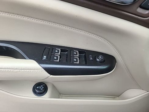 Used 2016 Cadillac SRX Luxury w/ Driver Awareness Package image 12