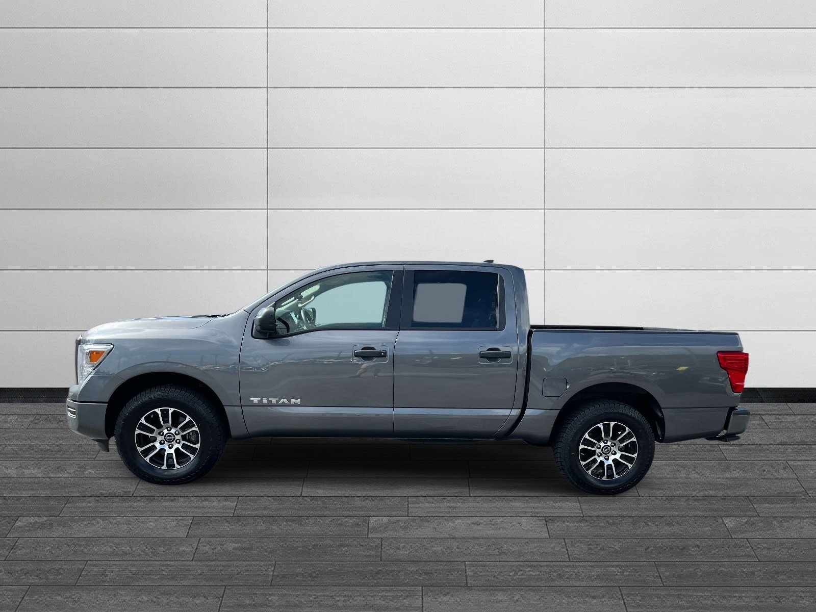 Used 2024 Nissan Titan SV w/ Accessory Utility Package AWD/4WD image 6