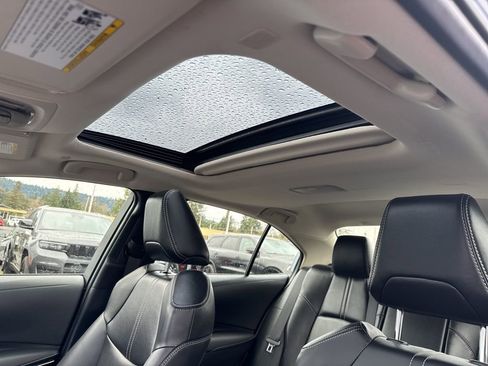 Used 2024 Toyota Corolla XLE image 12