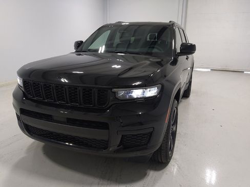 Used 2023 Jeep Grand Cherokee L Laredo AWD/4WD image 15