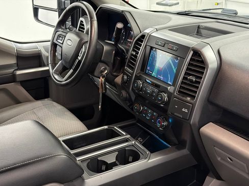 Used 2019 Ford F150 XLT w/ Equipment Group 302A Luxury image 11