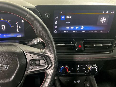 Used 2024 Chevrolet TrailBlazer RS w/ Driver Confidence Package image 19