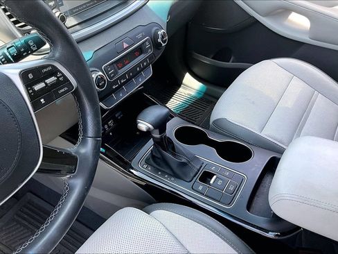 Used 2020 Kia Sorento SX FWD image 17