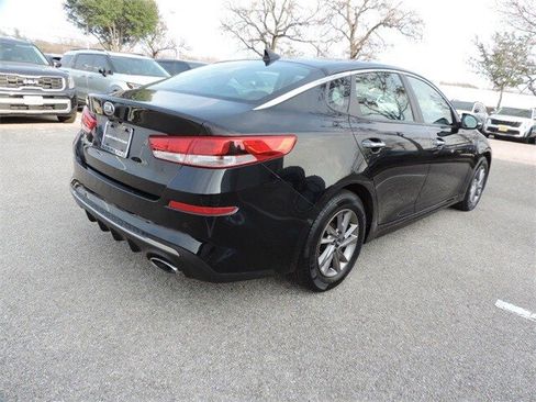 Used 2020 Kia Optima LX image 5