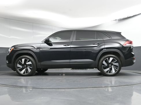 Used 2024 Volkswagen Atlas Cross Sport SE image 28