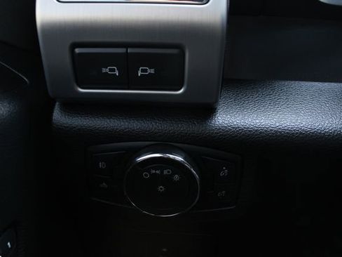 Used 2016 Ford F150 Platinum w/ Equipment Group 701A Luxury AWD/4WD image 8