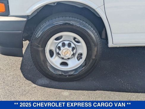 New 2025 Chevrolet Express 3500 Extended RWD image 10