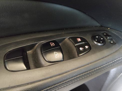 Used 2017 Nissan Pathfinder SL w/ SL Tech Package FWD image 27