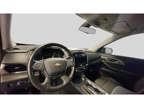 Used 2020 Chevrolet Traverse LT image 11