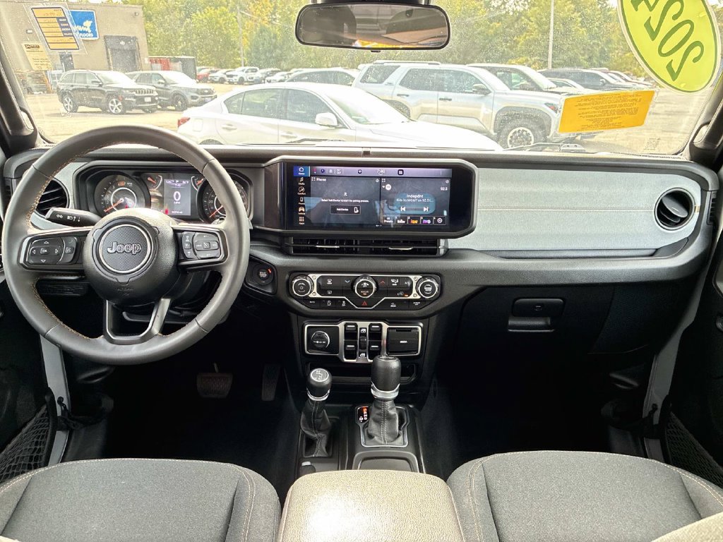 Used 2024 Jeep Wrangler Unlimited Sport AWD/4WD image 15