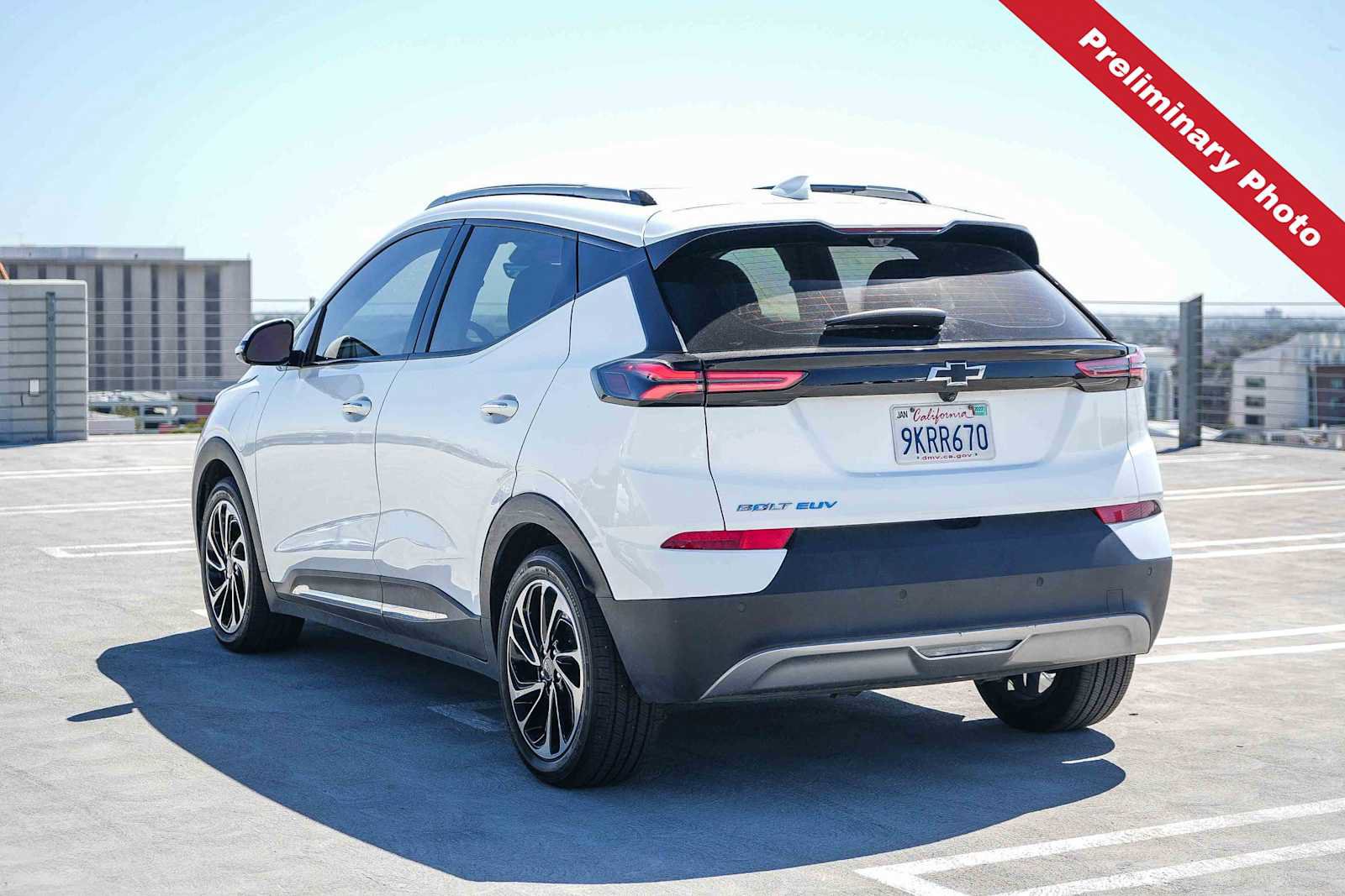 Used 2022 Chevrolet Bolt EUV Premier w/ Sun & Sound Package FWD image 8