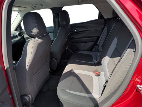 Used 2025 Chevrolet TrailBlazer LT AWD/4WD image 16
