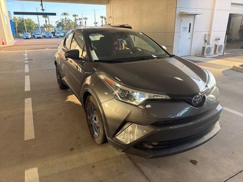 Used 2019 Toyota C-HR LE image 8
