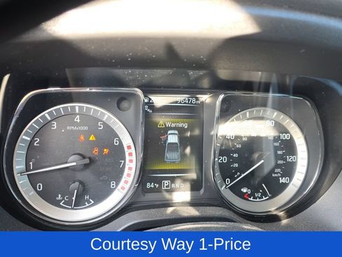 Used 2018 Nissan Titan SV w/ SV Convenience Package RWD image 13