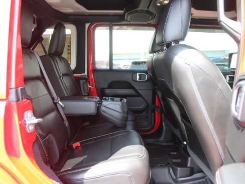 Used 2021 Jeep Wrangler Unlimited Sahara w/ LED Lighting Group AWD/4WD image 30
