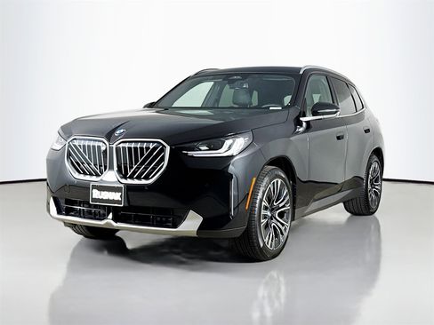 Used 2025 BMW X3 xDrive30i w/ Premium Package image 3