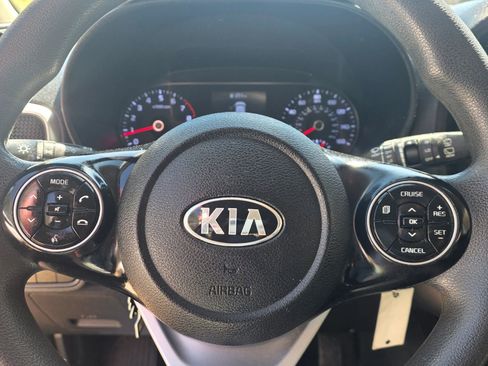 Used 2021 Kia Soul S FWD image 12