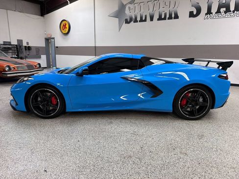 Used 2023 Chevrolet Corvette Stingray Premium Conv w/ Z51 Performance Package RWD image 3