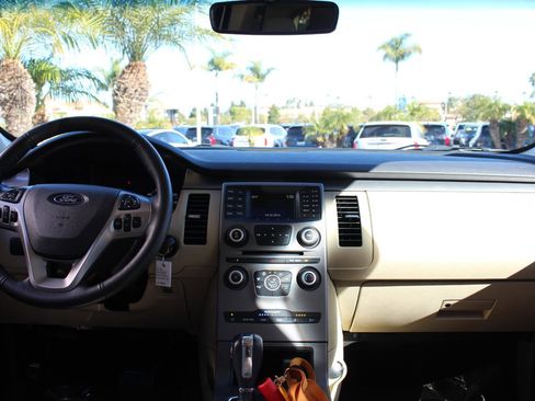 Used 2018 Ford Flex SE image 14