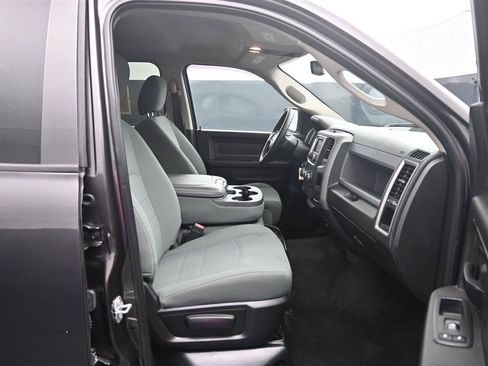 Used 2018 RAM 1500 Express w/ Express Value Package AWD/4WD image 9