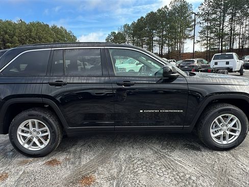 New 2025 Jeep Grand Cherokee Laredo X image 7